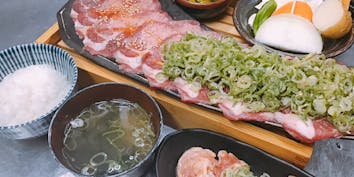 【極上焼肉定食 D】極上焼き物2種、焼き野菜、小鉢など - 神戸牛焼肉西村家 三宮店