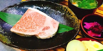 【贅沢コース C】炙り肉寿司、塩タン2種、特選肉2種など - 神戸牛焼肉西村家 三宮店