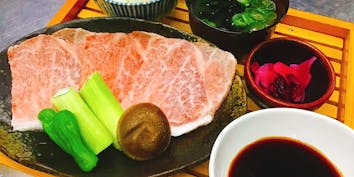【厳選焼肉定食F】サーロイン、おすすめ希少部位、焼き野菜など - 神戸牛焼肉西村家 三宮店