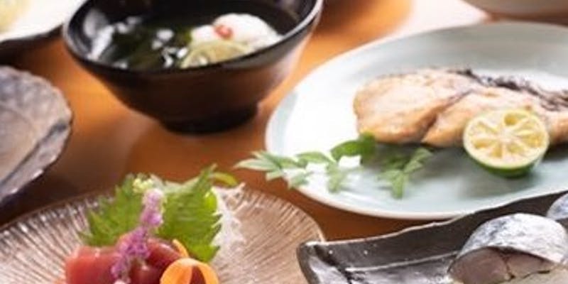 【季節の会席料理】お造り、焼き魚、天ぷら、手打ち蕎麦など全8品