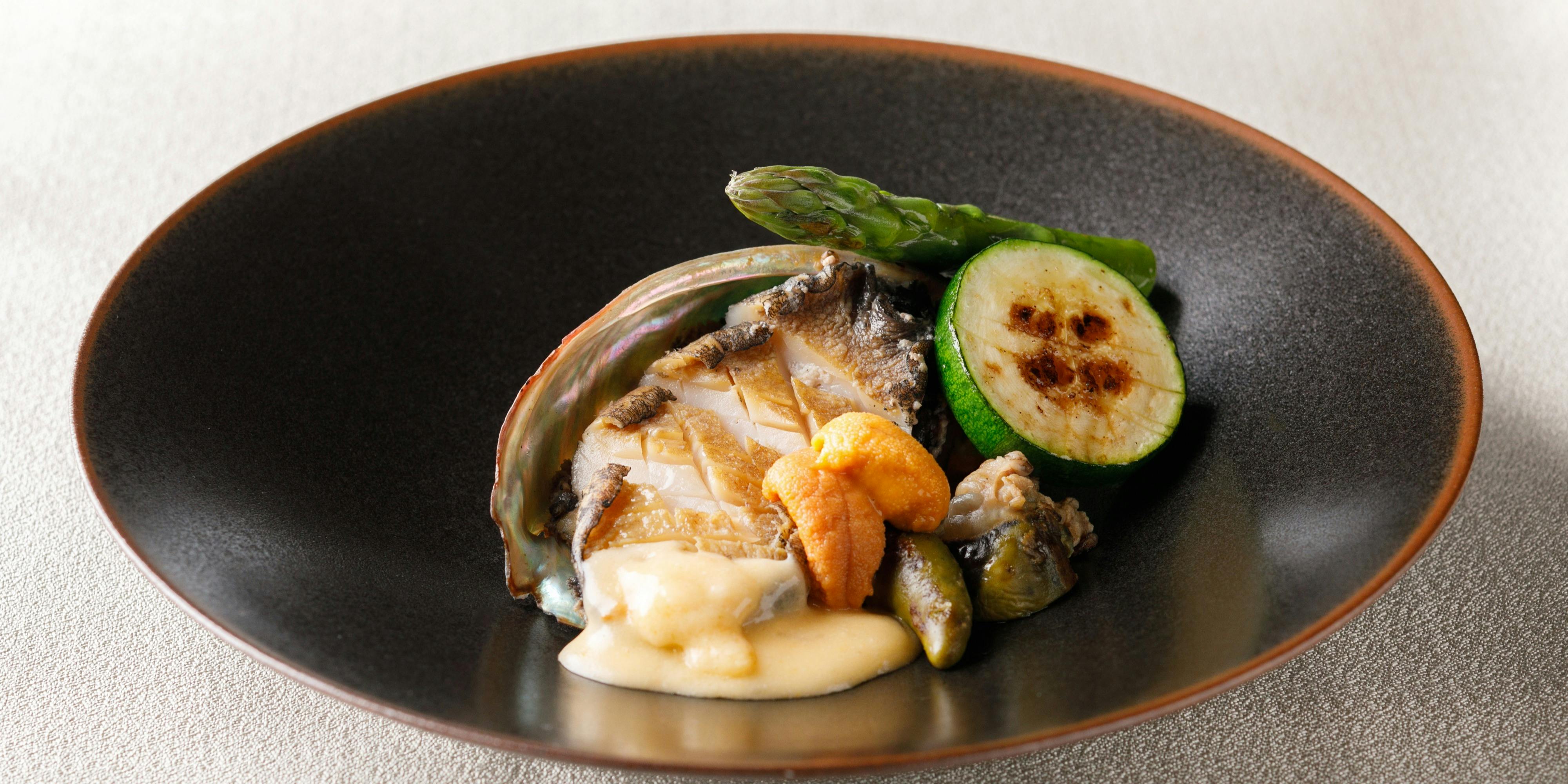 鉄板焼 THE VILLAGE OSAKA（ザ ヴィレッジ オオサカ）