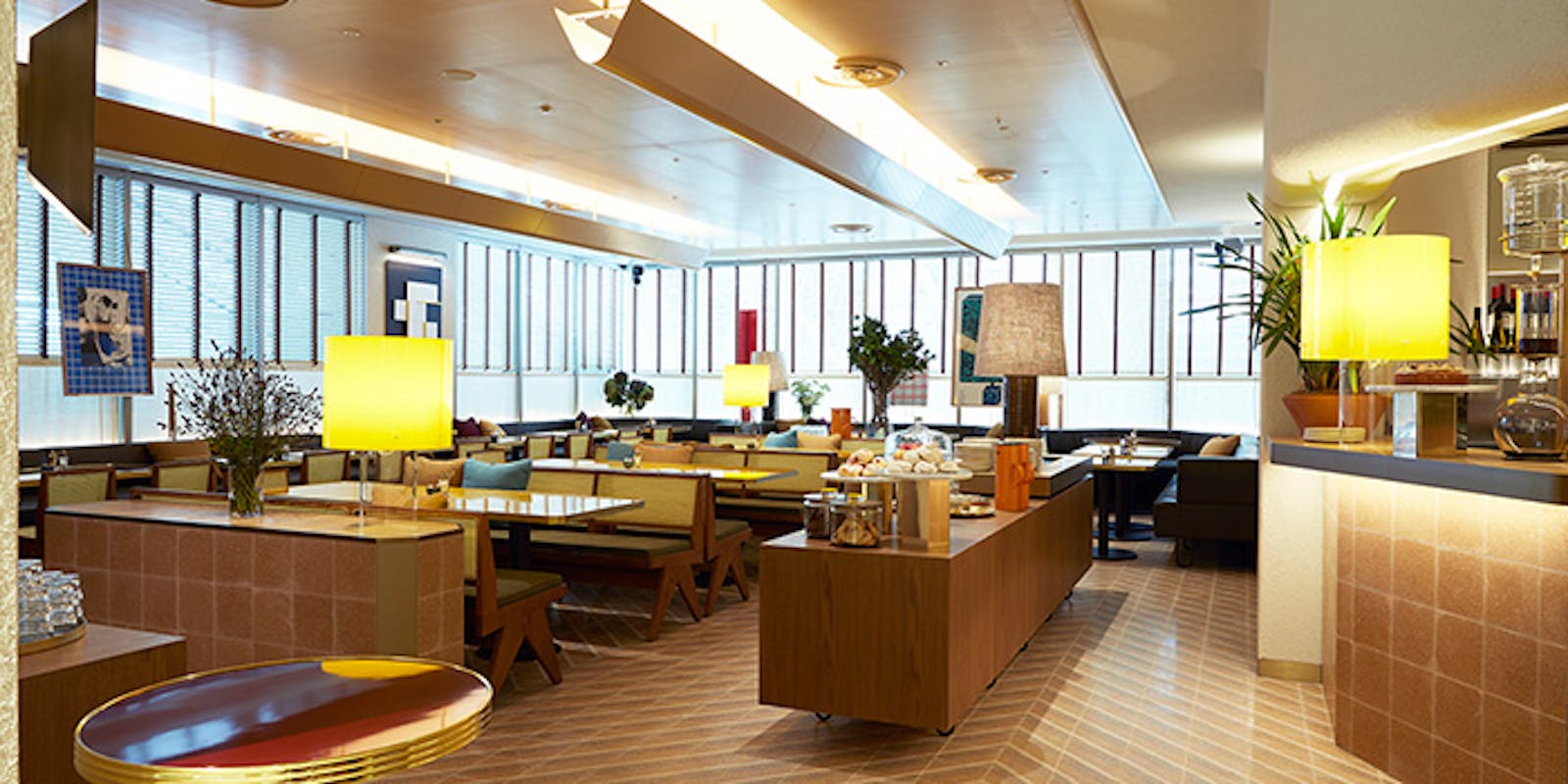 bills(ビルズ)大阪の内装