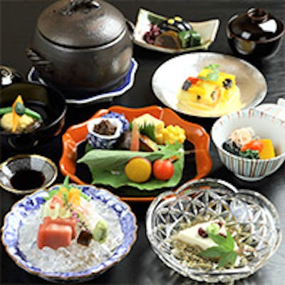 日本の四季を愉しむ美しい懐石料理で愉しむひとときを