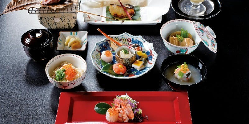 【花がすみおすすめ】料理長おまかせ　季節の会席 「橘」＋席料込み