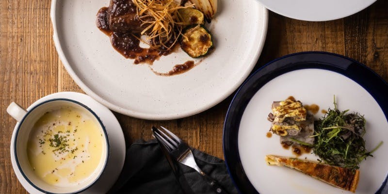 【Xmas2025】クリスマス限定スペシャルコース＋乾杯スパークリングワイン（13時から13時半枠限定価格）