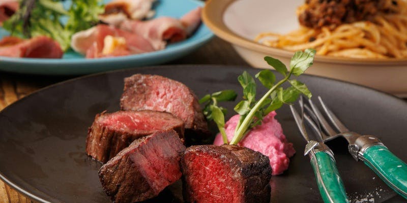 【プレミアムコース】和牛炙り・牛すじ煮込みとポルチーニクリームのラザニアなど全7品＋2.5H飲み放題付