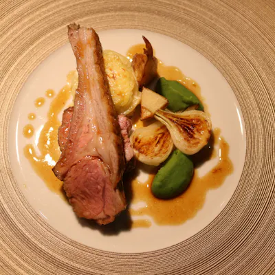オーセンティックなフランス料理を兼ね合わせたお料理