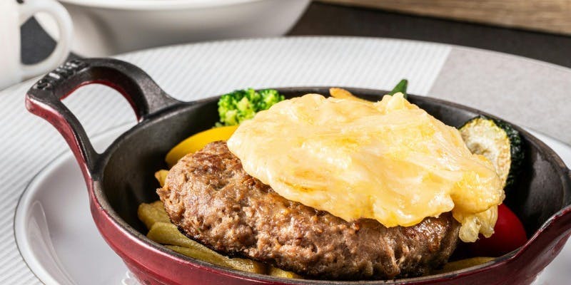 【特選ランチ】シェフの本気シリーズ！　パンやサラダ、デザートも食べ放題のハーフブッフェ付き！