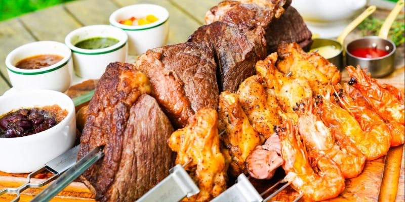 【2025忘年会】【2H飲み放題】【シュラスコ風BBQコース】サラダ、フリッツお代わり自由！！（4名様～）