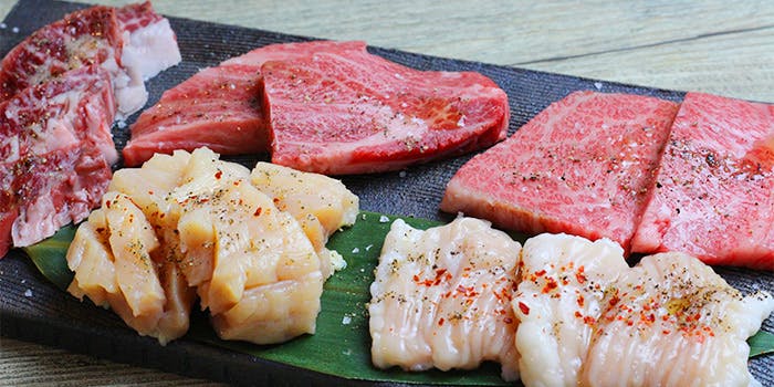 a slice of BEEF ひときれの牛肉