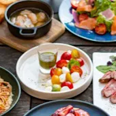 tables cook & LIVING HOUSE