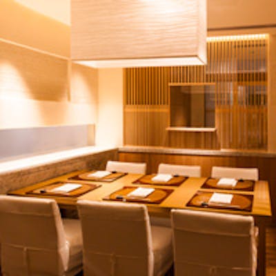 雅なお饗しの心で、ご接待にもプライベートにもご利用頂ける唯一無二の店を目指します