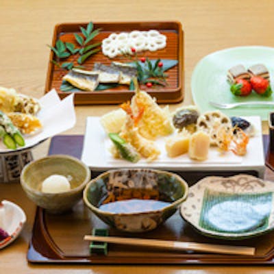 芸妓の芸はおもてなしの心 てんぷらの技は饗しの心