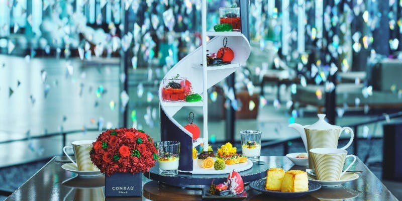 【Xmas2025】「Blooms ＆ Bites」 ストロベリーアフタヌーンティー（12/17迄の早割・平日10組限定）