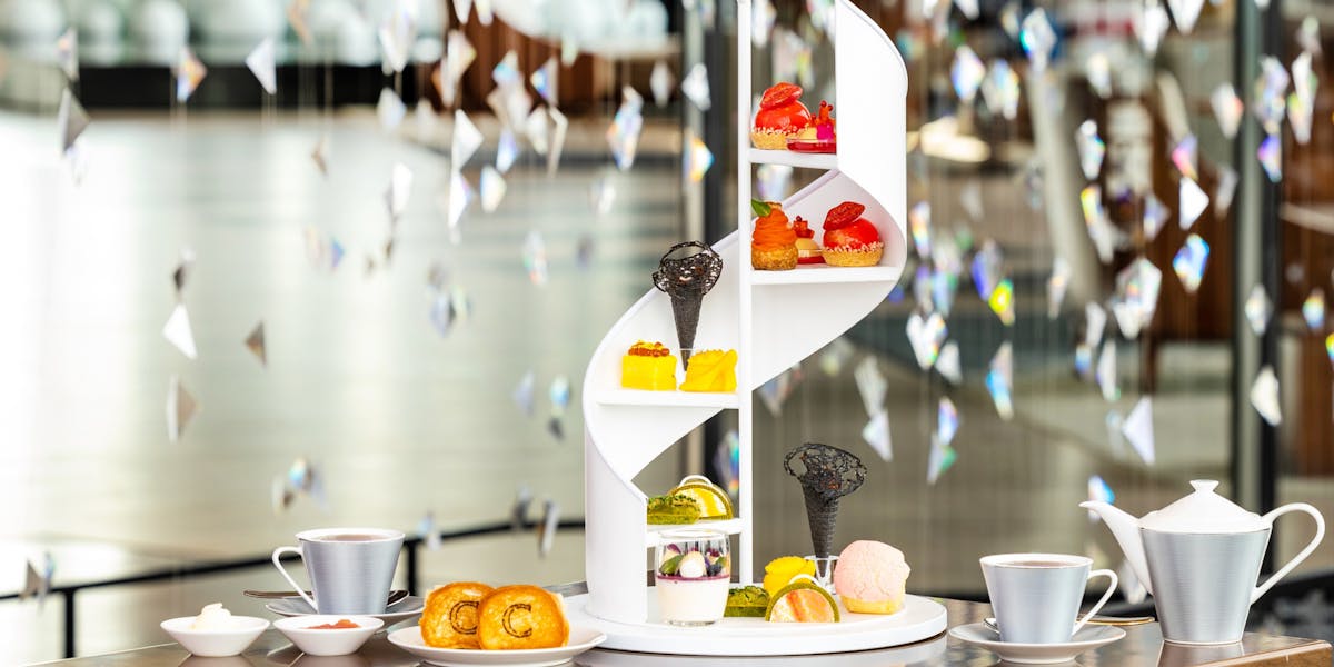 コンラッド大阪 「COLOR SPLASH(カラー・スプラッシュ)」ピーチアフタヌーンティー