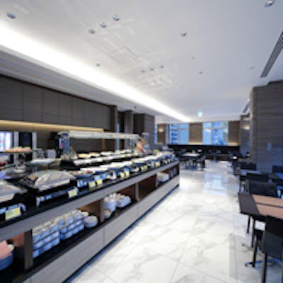 窓からの眺める風景を愉しむ開放的な空間