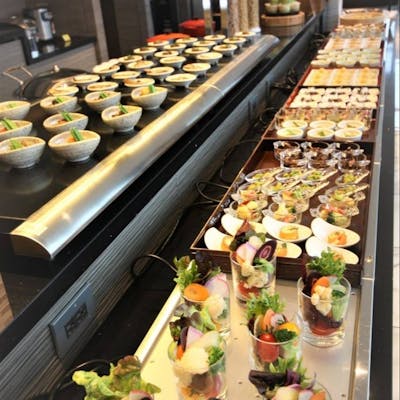 小鉢で少しずつたくさんのお料理を