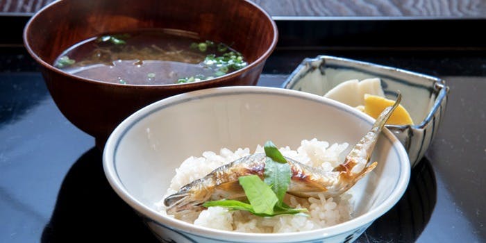 会席料理 岸由（かいせきりょうり・きしよし）