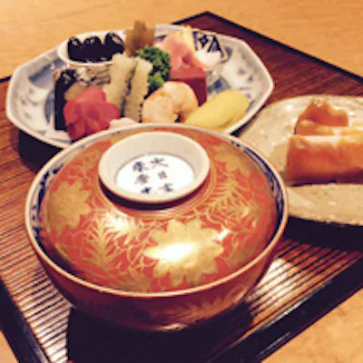 旬の素材を活かした本格割烹。器にもこだわり有り