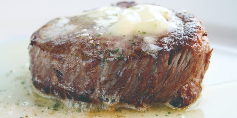 【牛フィレ ボルケーノを堪能】オードブル・デザート・ドリンクバー付プラン＋150g