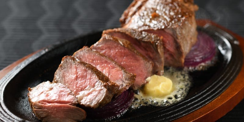 【牛サーロイン300g】デリカテッセン・サラダ・デザート・ドリンクバー付