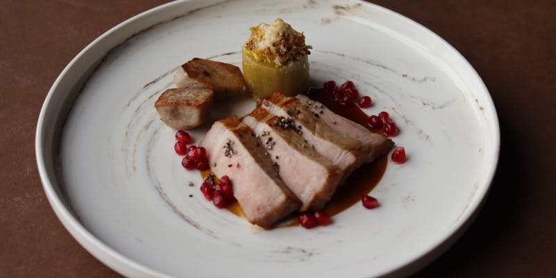 【TERRA】シェフからのおもてなし、前菜、選べるメイン、デザート全3品