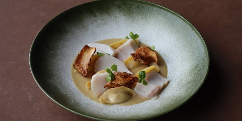 【NATURALE】魚・肉料理を含む全5品 ランチフルコース＋窓際確約＋乾杯スパークリングワイン