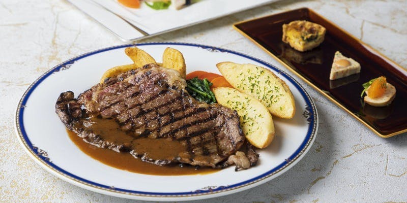 【グループプラン】魚・肉料理どちらも楽しめるフルコース全6品＋ペアリングワイン3種（窓側確約）