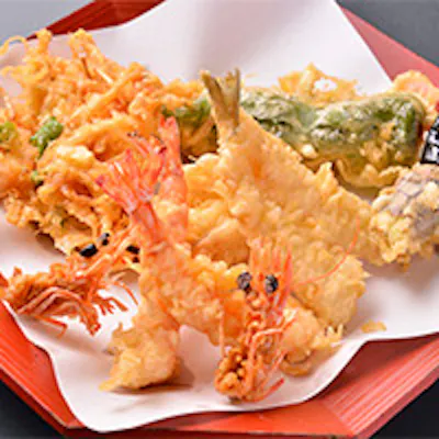 こだわり食材を使用した、冷めてもおいしいままの天丼を