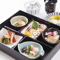 隠れ家の様な個室で京料理を堪能