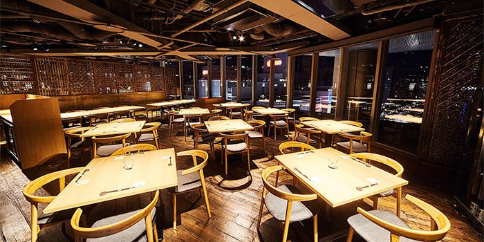 記念日におすすめのレストラン・ダイナミックキッチン＆バー 燦－SUN－ 神戸店の写真1