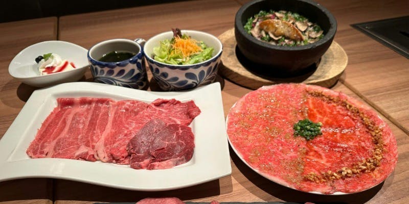 恵比寿焼肉 kintan 【サーロインユッケ＋フォアグラとトリュフの