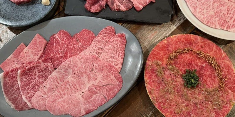 【特選銘柄牛堪能コース】KINTAN最上級コース。特選された銘柄牛をお楽しみいただけます。＋乾杯ドリンク付