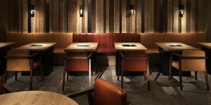 表参道焼肉 キンタンのモダンな店内の様子