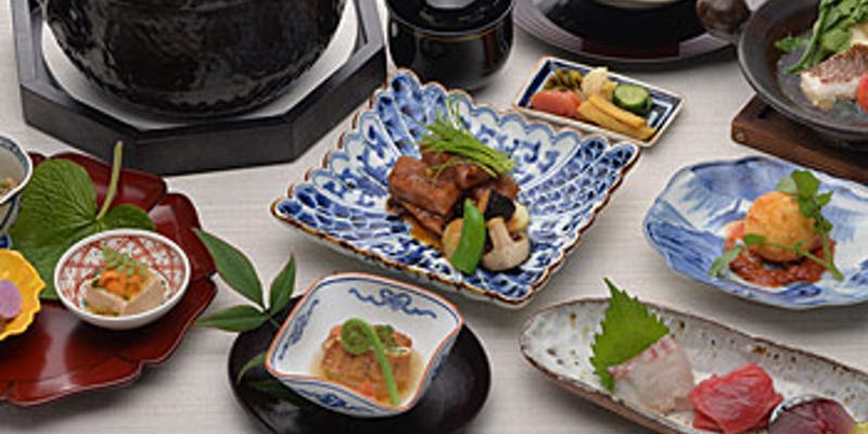 【九州の旬を愉しむ】本格割烹料理店で旬食材を堪能！小鉢、刺身、煮物、釜焚＋フリーフロー
