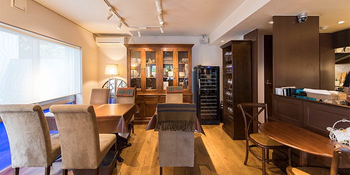 記念日におすすめのレストラン・Wine & Dining Tiarasの写真2