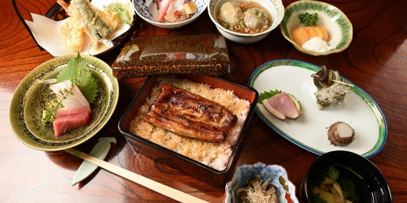 【おまかせ会席コース】前菜、お造り、煮物、鰻しらやき、鰻重など全10品