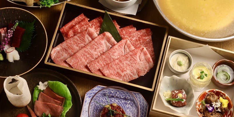 【柊 ひいらぎ】神戸牛を多彩な料理で贅沢に味わえる「出汁しゃぶ/すき鍋会席」