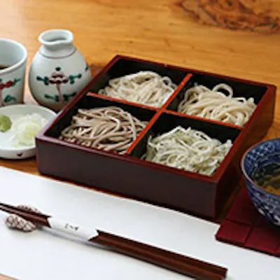 手打ちにこだわった自慢のそばや、ここでしか味わえない一品料理をご堪能