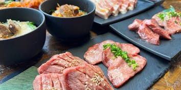 【2時間 飲み放題】厚切り牛タン・王道ハラミ・上ロース・熟成豚を味わうコース　全9皿 - 隠れ家焼肉ニクノトリコ