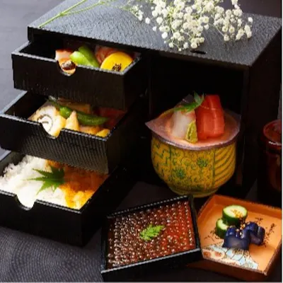 豪華三段幽玄御膳のご提供を始めました
