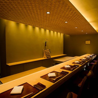 静けさの中にも力強さを感じさせる店内