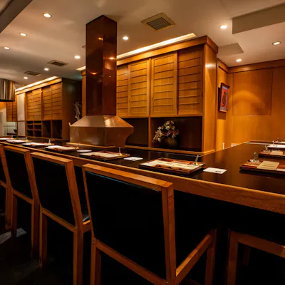 Fine Dining 六波羅・お席のご案内。