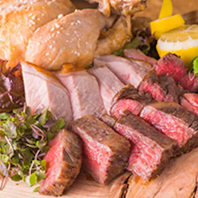 美味しいお肉をリーズナブルに楽しめる、武蔵小杉のお肉バル