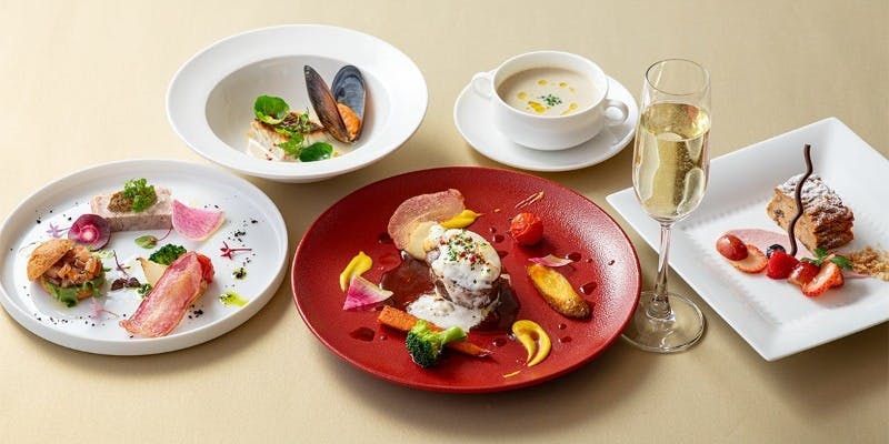ホリデーシグネチャーランチ　全5品＋乾杯スパークリングワイン付き
