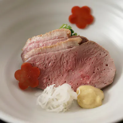 厳選した旬の素材で本格的な京料理をお愉しみください