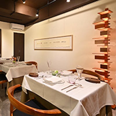 立川駅南口徒歩3分。繁華街にある、ゆったりと過ごせるレストラン。団体向けの個室も