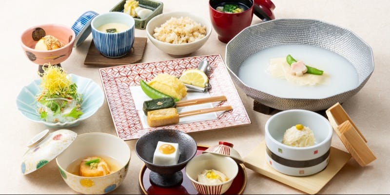 彩ランチがならんだ様子