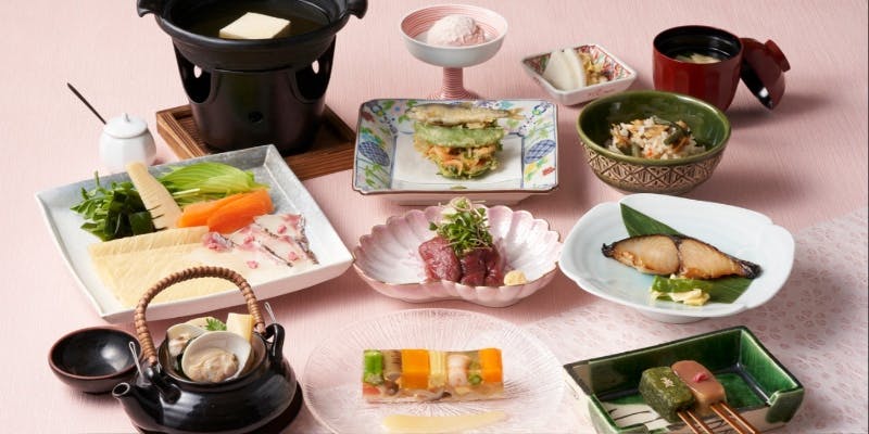 【春の特別懐石 耀】桜肉お造り、桜鯛と湯葉のしゃぶしゃぶ、鰆の西京焼き、炊き込みご飯など