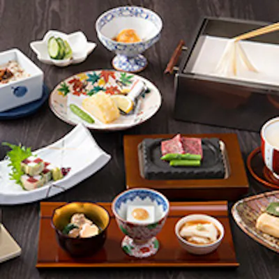 湯葉と豆腐にこだわった、彩りあふれる懐石料理